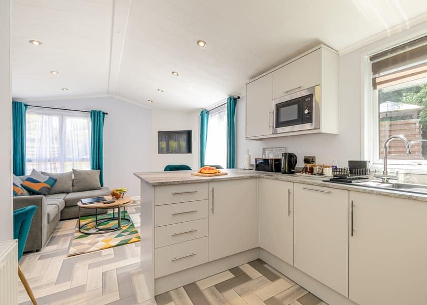 Buxton Pet Friendly Lodge with Hot Tub - Longnor Wood Holiday Park, Longnor, Nr. Buxton