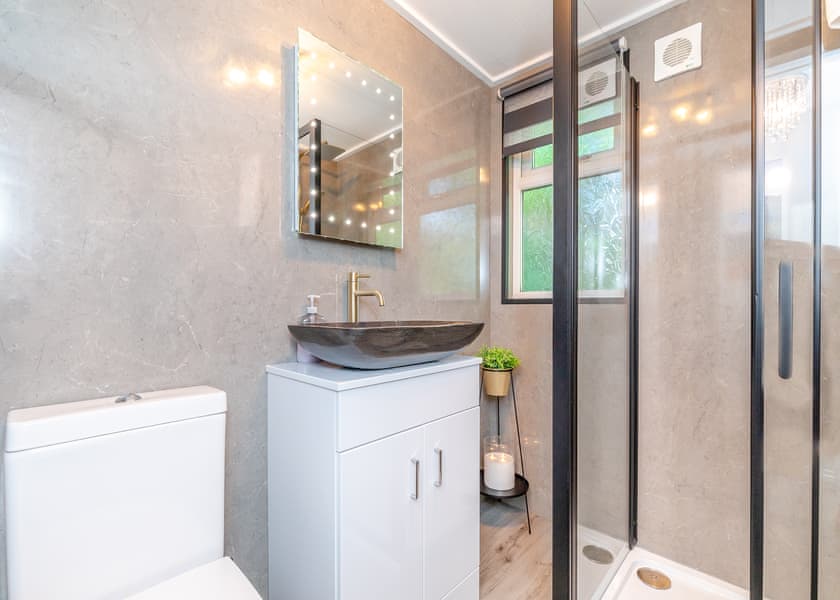 Bakewell Deluxe Lodge - Longnor Wood Holiday Park, Longnor, Nr. Buxton