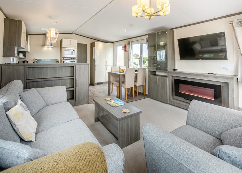 Lime Shore - Looe Coastal Retreat, Looe