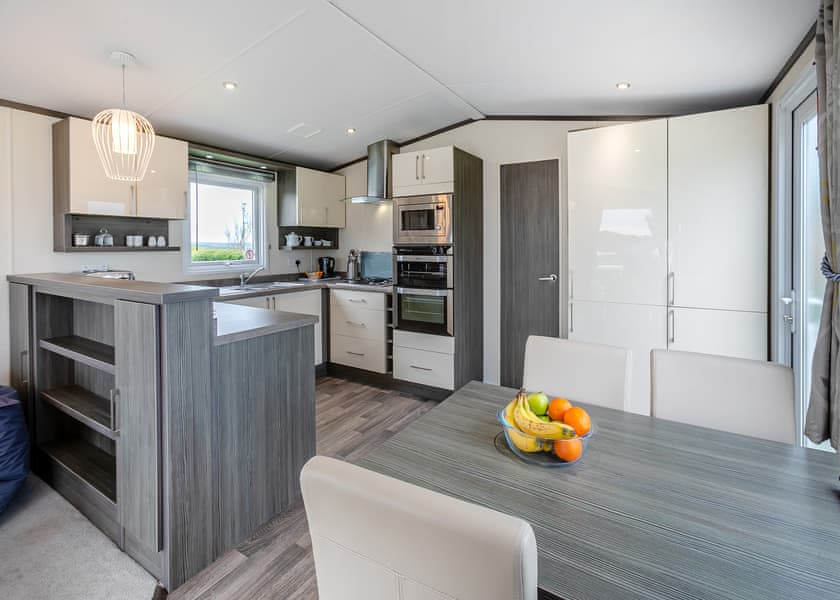 Lime Shore - Looe Coastal Retreat, Looe