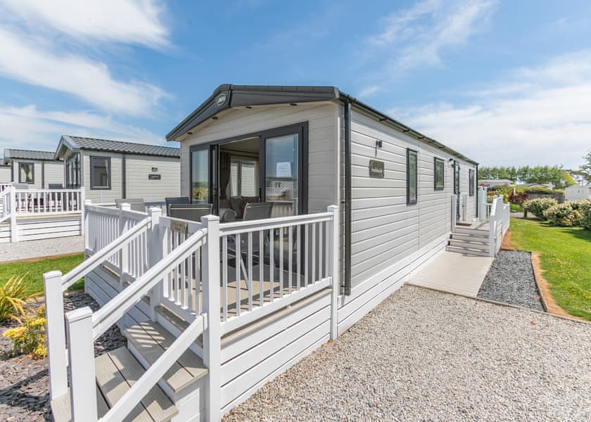 Ruby Wave Deluxe - Looe Coastal Retreat, Looe