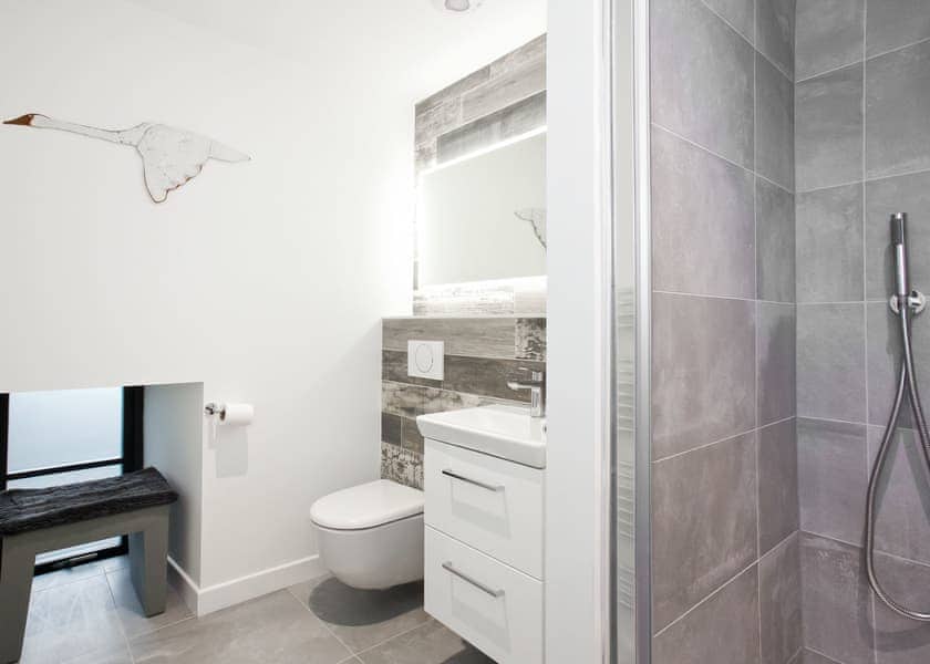 Mill House sleeps 8 Hot Tub -  Loch Tay Highland Lodge Park, Killin