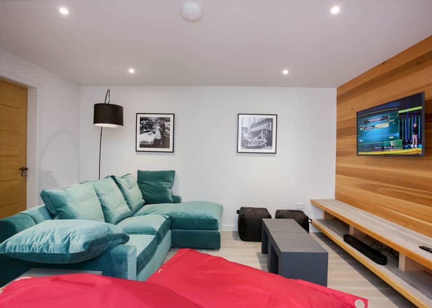Mill House sleeps 8 Hot Tub -  Loch Tay Highland Lodge Park, Killin