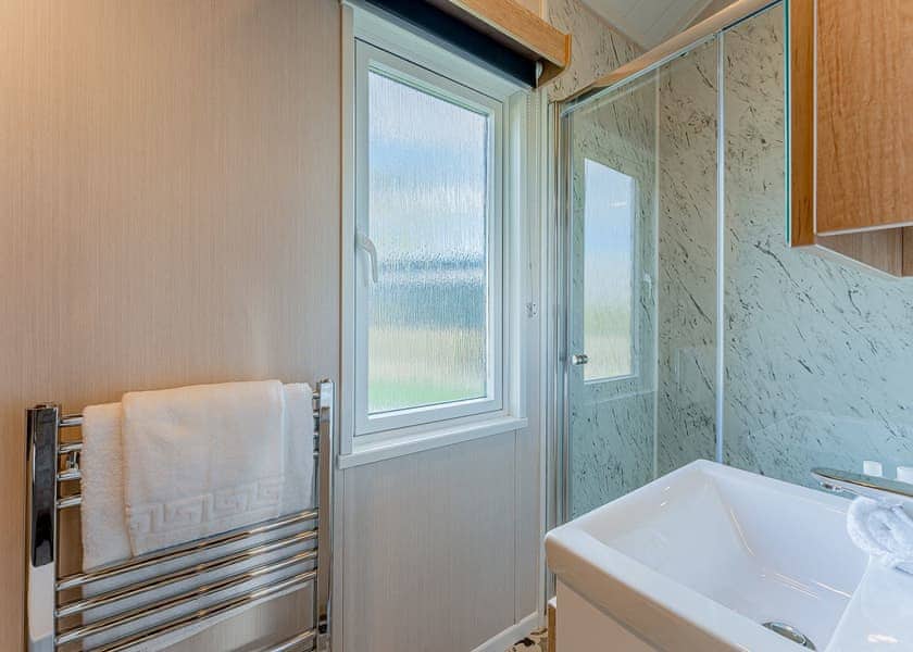 Hillside Cabin - Love2Stay Mid Wales, Newtown