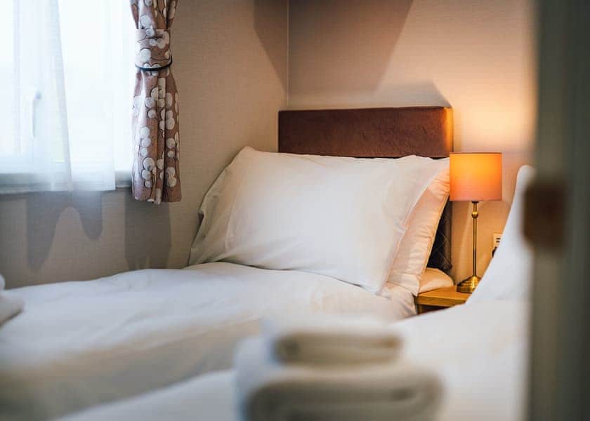 Woodland Lodge 2 - Love2Stay Mid Wales, Newtown