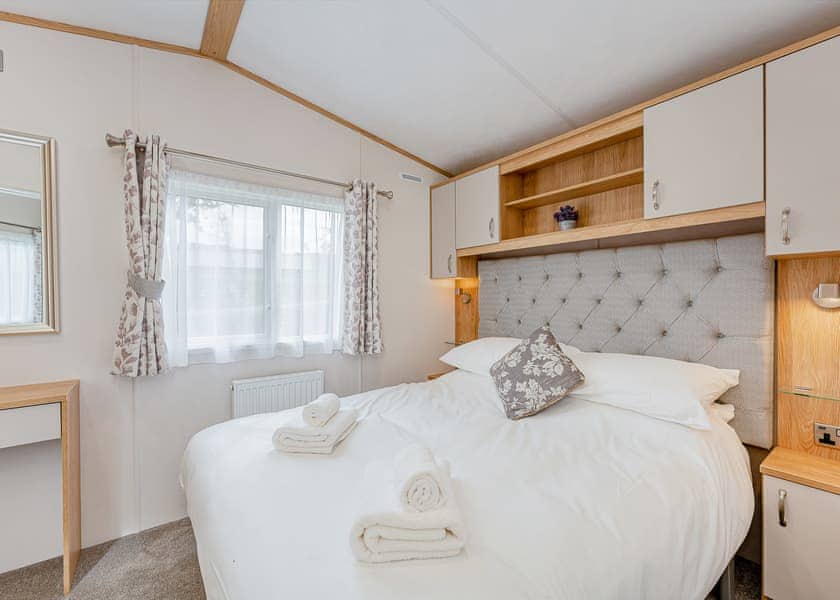 Woodland Lodge 3 - Love2Stay Mid Wales, Newtown