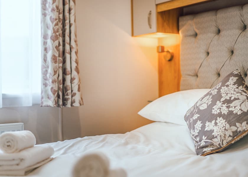 Woodland Lodge 3 - Love2Stay Mid Wales, Newtown