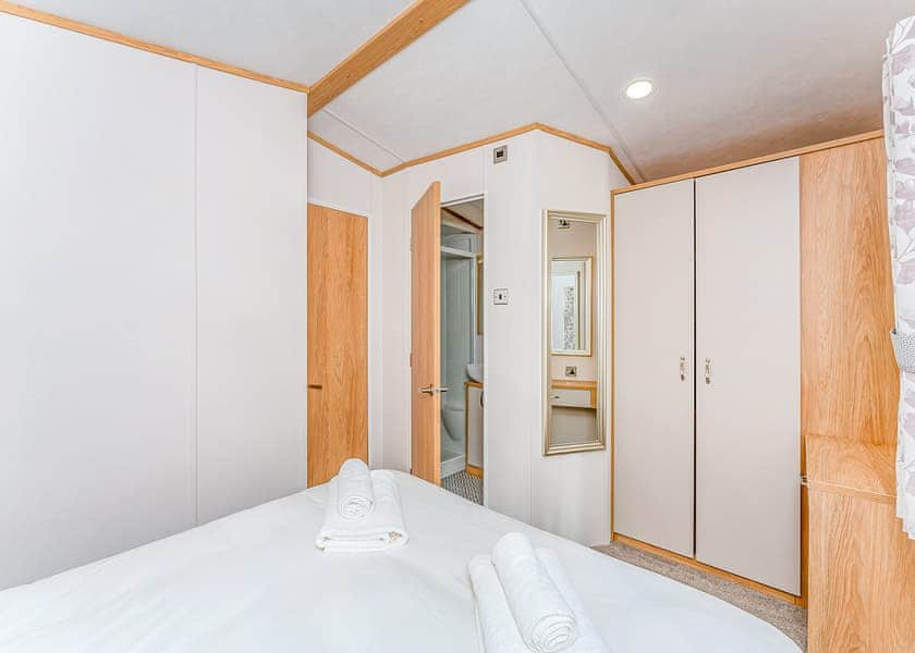 Woodland Lodge 3 - Love2Stay Mid Wales, Newtown