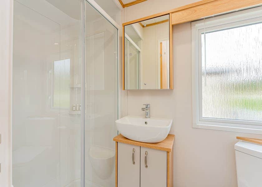 Woodland Lodge 3 - Love2Stay Mid Wales, Newtown