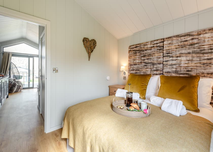 Black Barn Lodge 1 - Love2Stay Mid Wales, Newtown