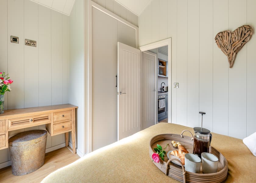 Black Barn Lodge 1 - Love2Stay Mid Wales, Newtown