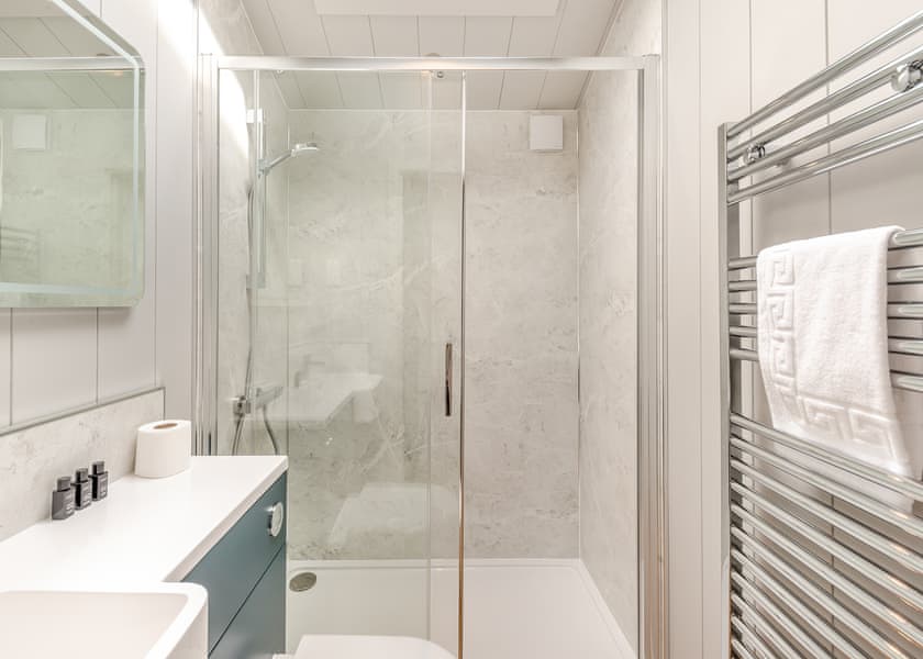 Black Barn Lodge 1 - Love2Stay Mid Wales, Newtown