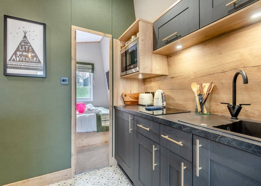 Getaway Lodge - Love2Stay Mid Wales, Newtown