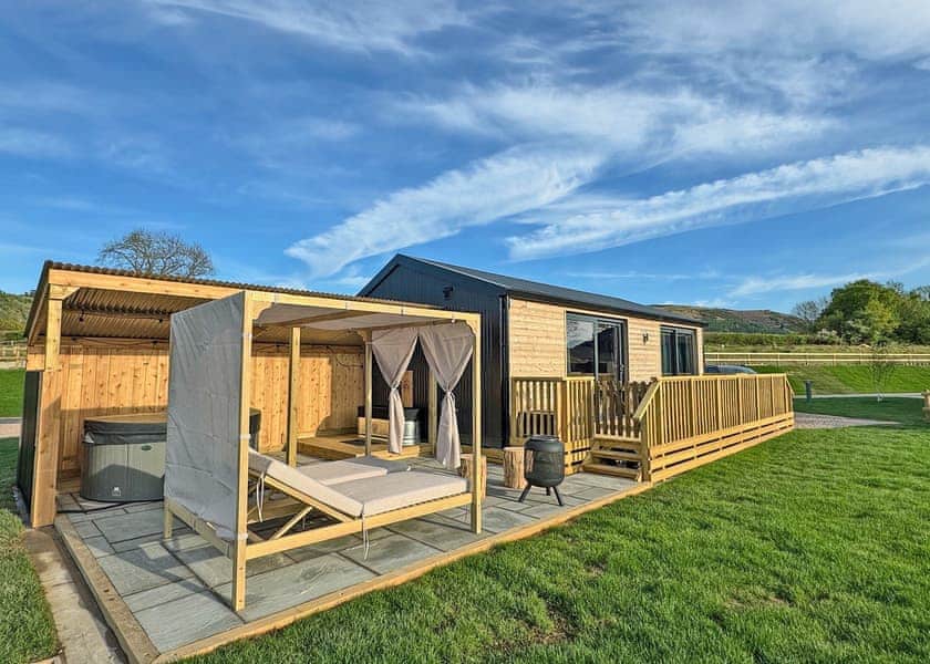 Retreat Lodge - Love2Stay Mid Wales, Newtown