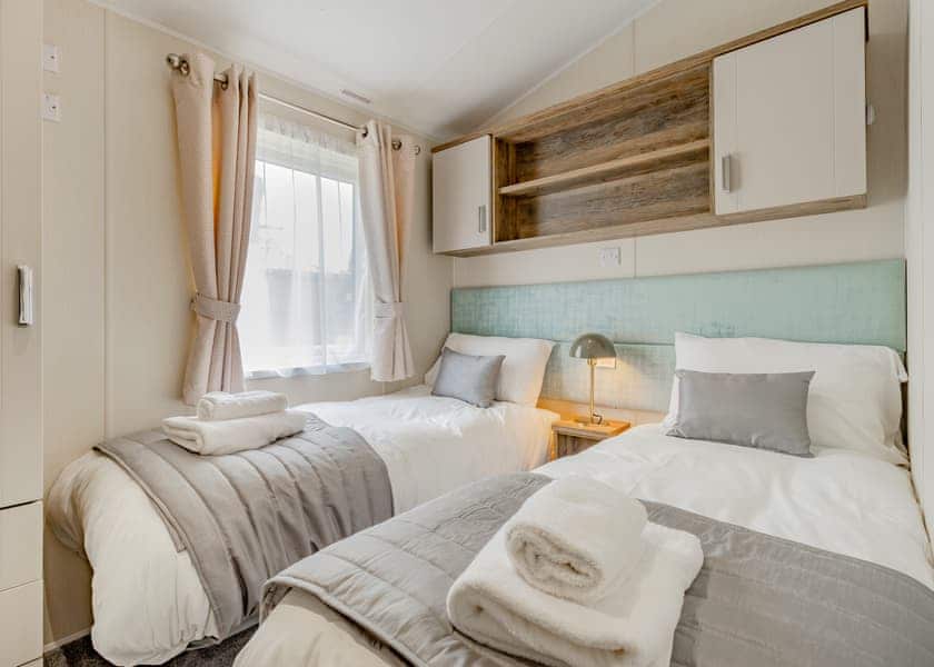 Woodland Lodge Platinum - Love2Stay Mid Wales, Newtown