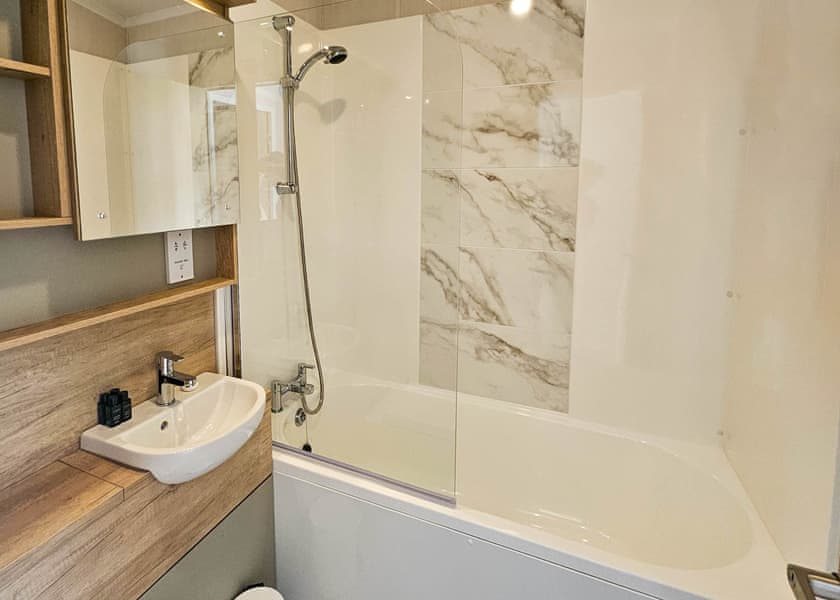 Primrose Platinum - Love2Stay Mid Wales, Newtown