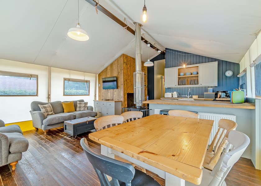 Safari Tent - Love2Stay Shrewsbury, Shrewsbury