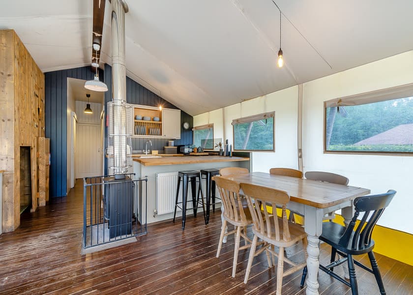 Safari Tent - Love2Stay Shrewsbury, Shrewsbury