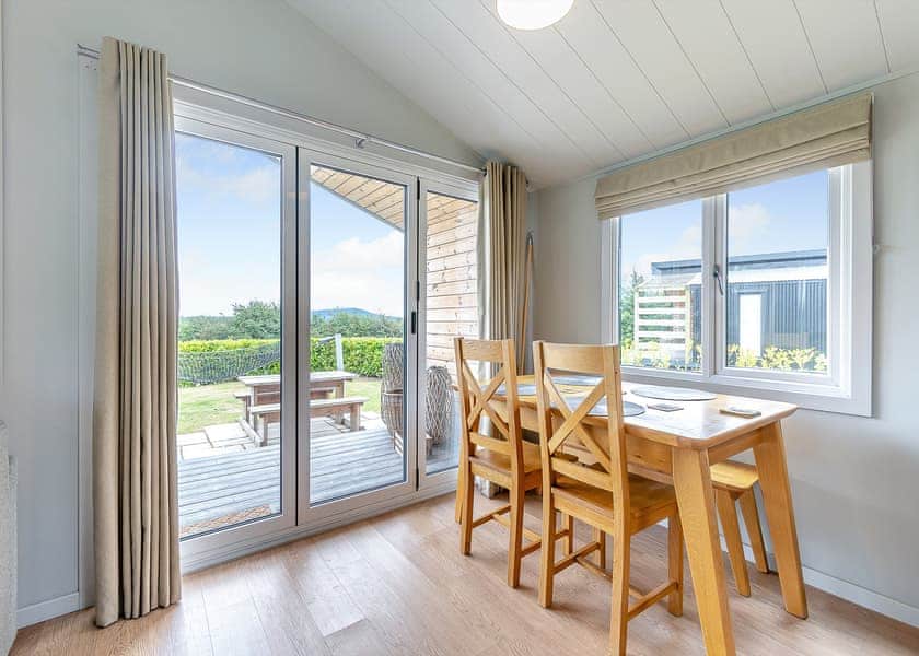 Wren’s Nest Lodge - Love2Stay Shrewsbury, Shrewsbury