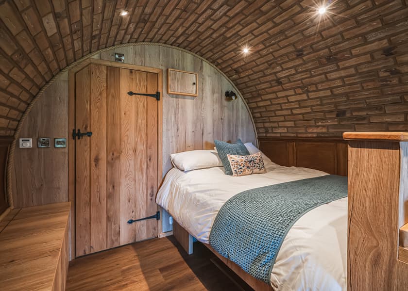 Hive and Spruce Burrow - Luckington Burrows, Frome