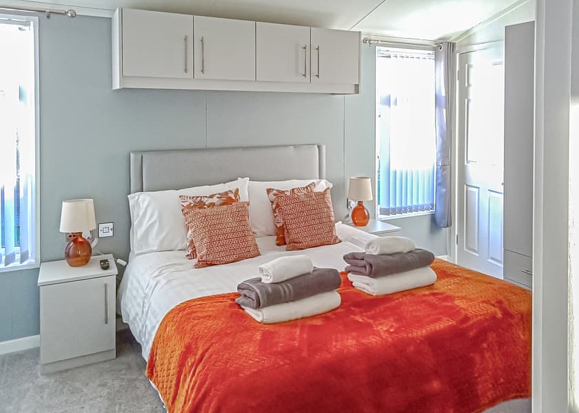 Premium Lodge 2 - Maesmawr Farm Resort, Caersws, Nr Newtown