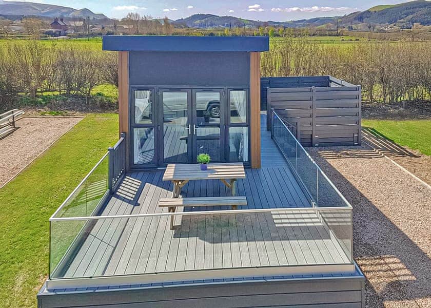 Studio Pod - Maesmawr Farm Resort, Caersws, Nr Newtown