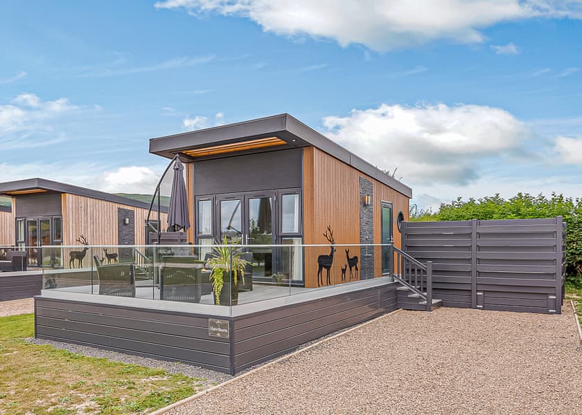 Studio Pod - Maesmawr Farm Resort, Caersws, Nr Newtown