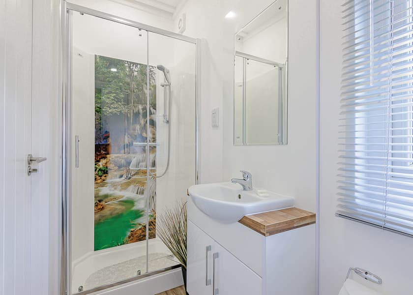 Studio Pod - Maesmawr Farm Resort, Caersws, Nr Newtown