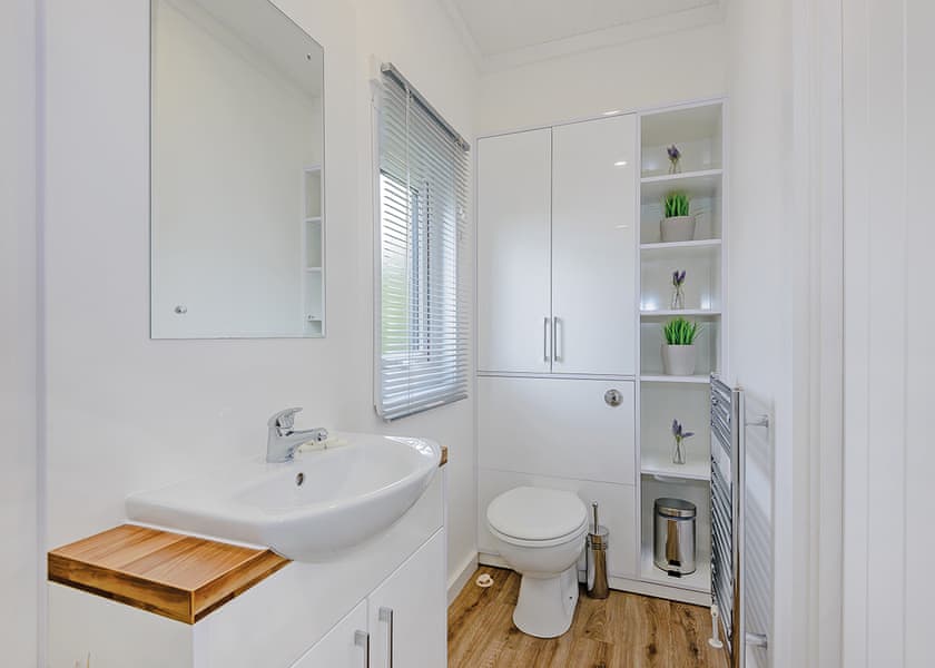 Studio Pod - Maesmawr Farm Resort, Caersws, Nr Newtown