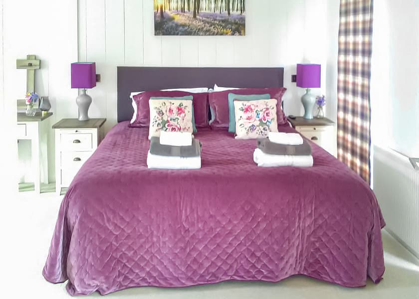 Premium Lodge 1 - Maesmawr Farm Resort, Caersws, Nr Newtown