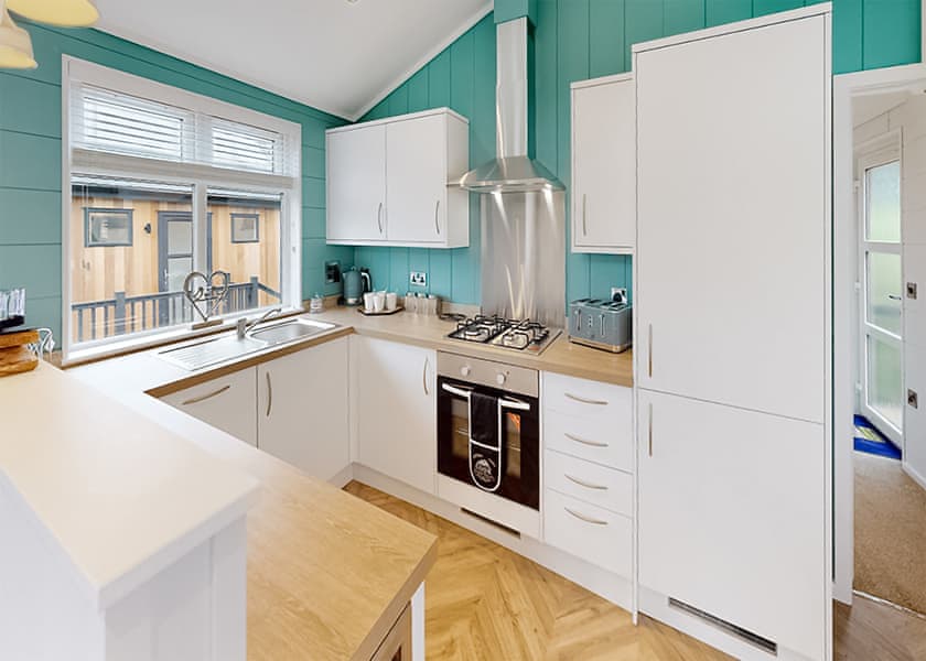 Platinum 2 Bedroom Pet Friendly Caravan - Manor Lakes at Hengar Manor, Bodmin