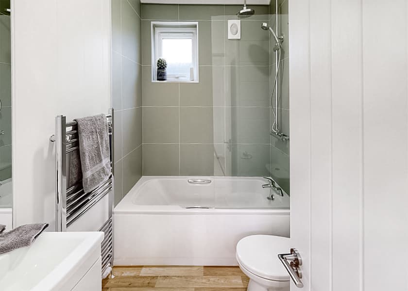 Platinum 2 Bedroom Pet Friendly Caravan - Manor Lakes at Hengar Manor, Bodmin