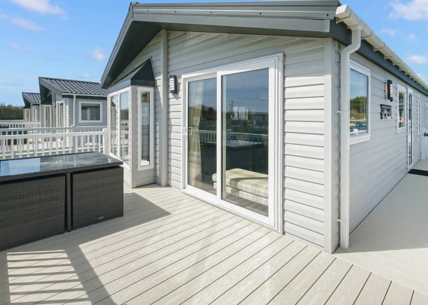 Platinum 3 Lodge - Marlie Holiday Park, New Romney