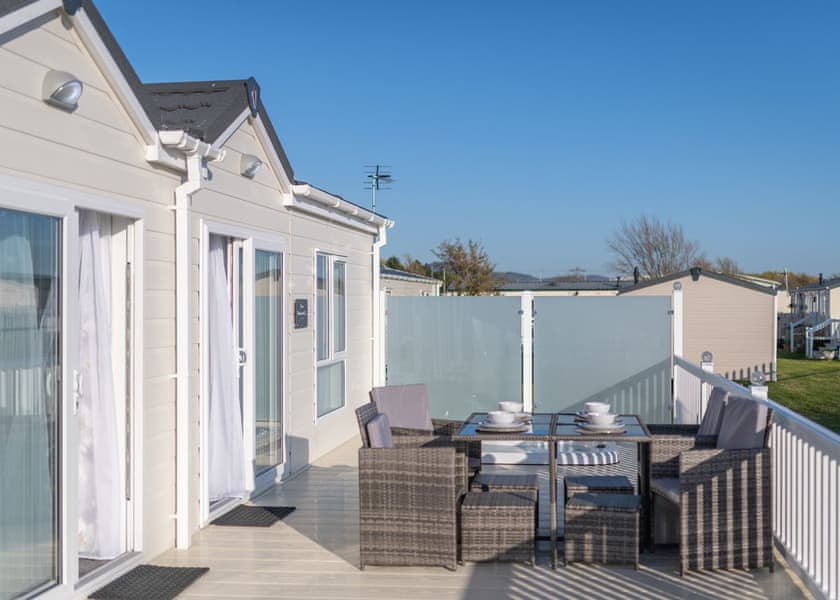 Swan Lake View Lodge - Marine Holiday Park, Rhyl