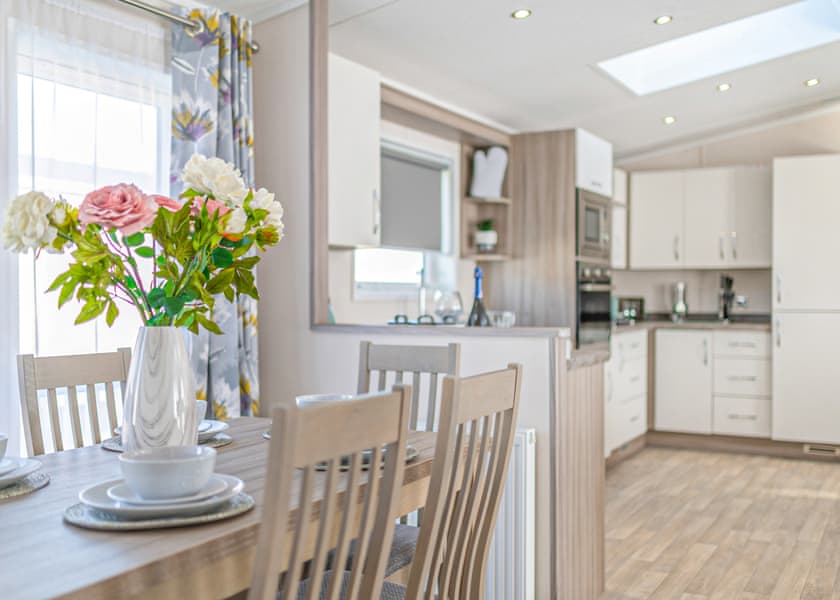 Swan Lake View Lodge - Marine Holiday Park, Rhyl