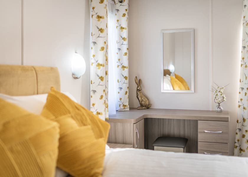 Swan Lake View Lodge - Marine Holiday Park, Rhyl