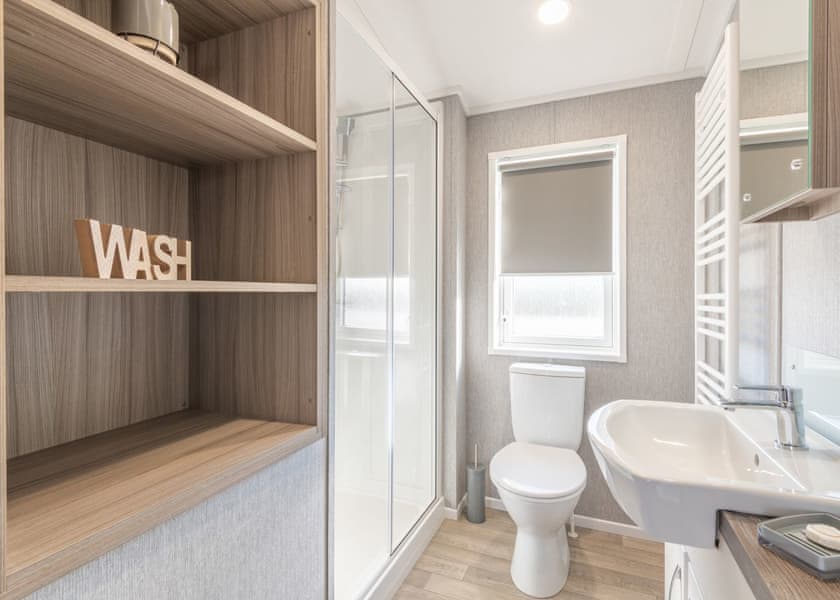 Swan Lake View Lodge - Marine Holiday Park, Rhyl