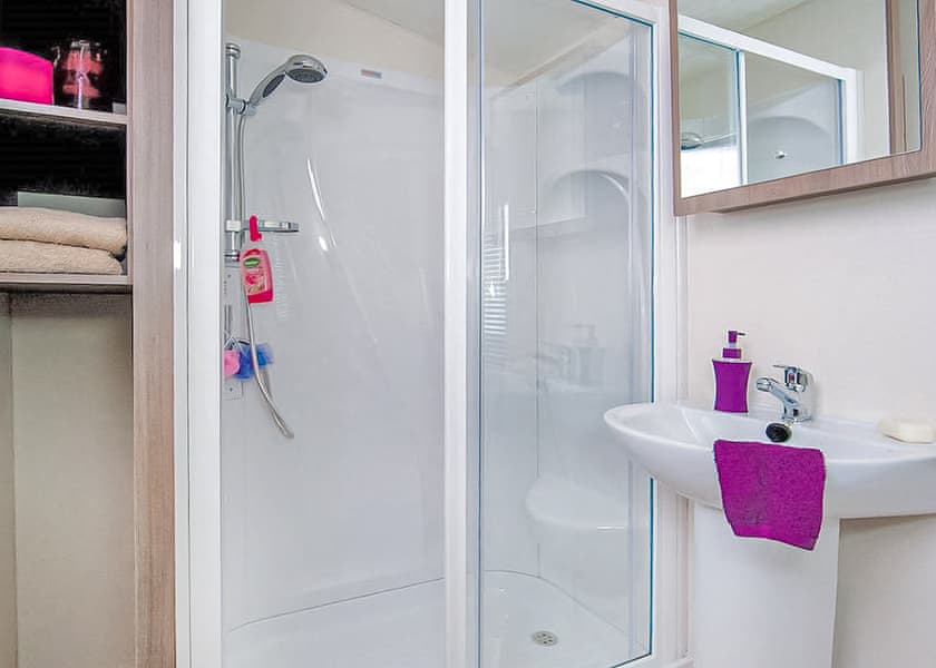 Gold 4 - Marine Holiday Park, Rhyl