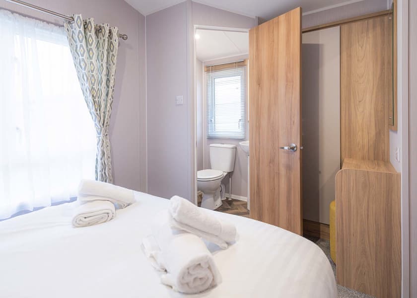 Platinum 3 - Marine Holiday Park, Rhyl