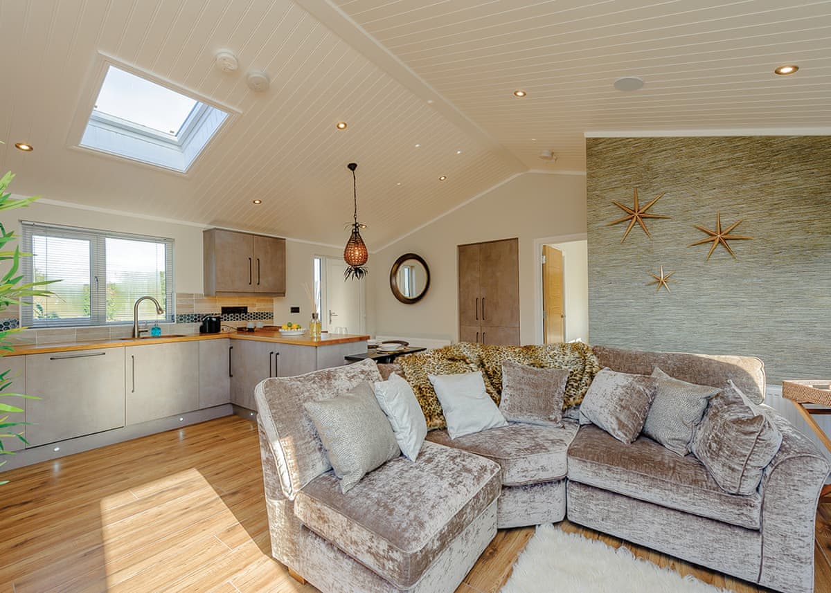 Meadow Lodges Woodbridge - Holiday lodge in East Anglia - Image 4