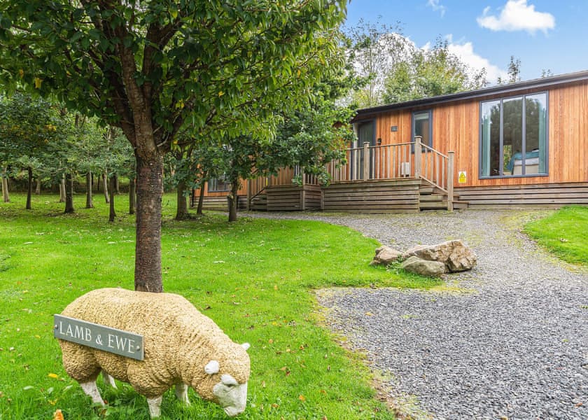 Ewe Lodge - Meadow’s End Lodges, Cartmel