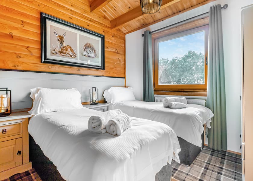 3 Bed Barn Hot Tub - Messingham Lakes, Messingham