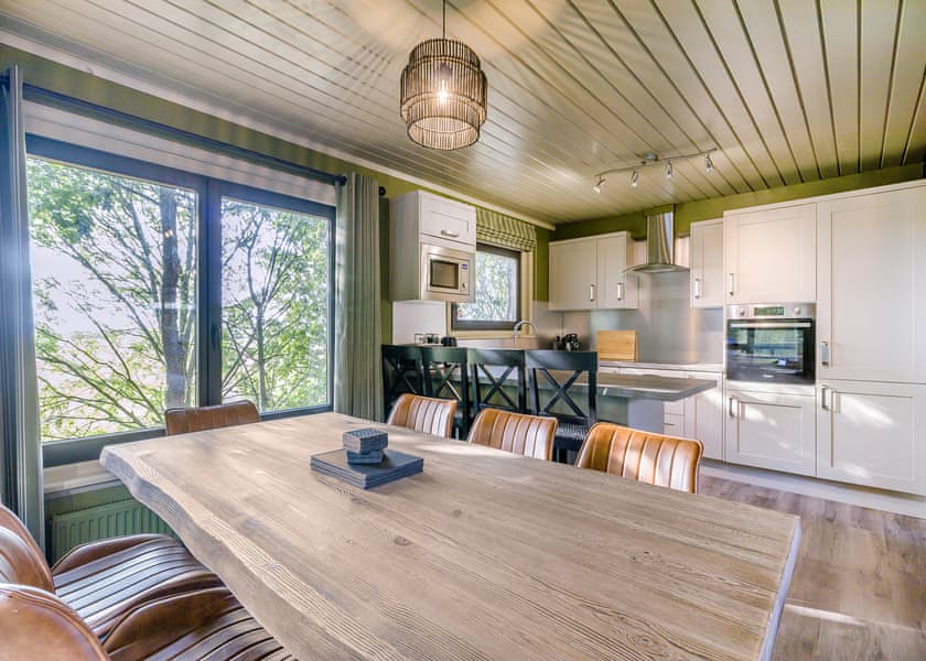 4 Bed Barn Hot Tub Pet Friendly - Messingham Lakes, Messingham