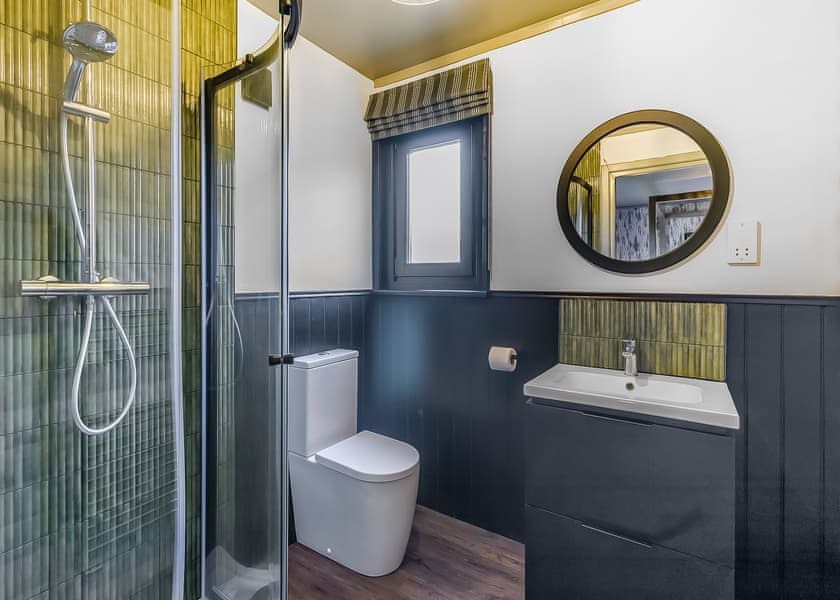 4 Bed Barn Hot Tub Pet Friendly - Messingham Lakes, Messingham