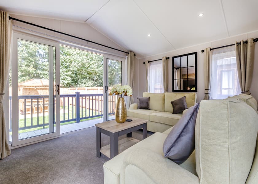 2 Bed Lux Garden Lodge - Messingham Lakes, Messingham