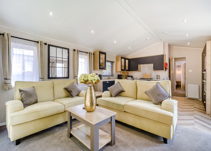 2 Bed Lux Garden Lodge - Messingham Lakes, Messingham