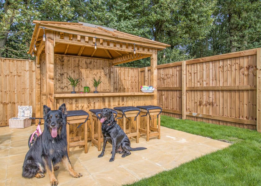 2 Bed Lux Garden Lodge Pet Friendly Hot Tub - Messingham Lakes, Messingham