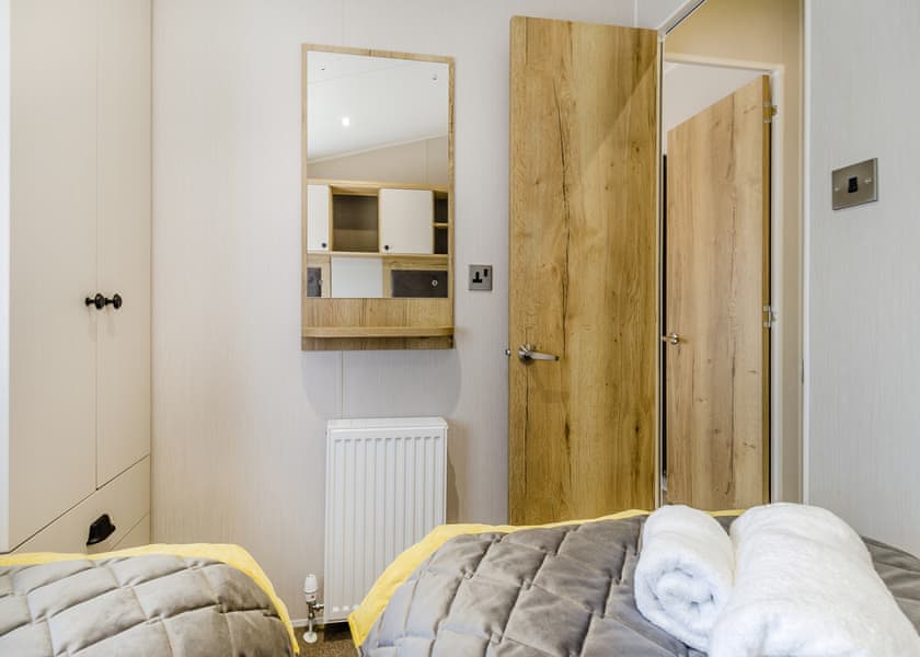 2 Bed Lux Garden Lodge Pet Friendly Hot Tub - Messingham Lakes, Messingham