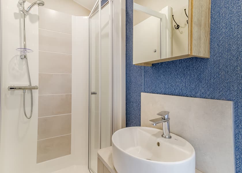 2 Bed Lux Garden Lodge Pet Friendly Hot Tub - Messingham Lakes, Messingham