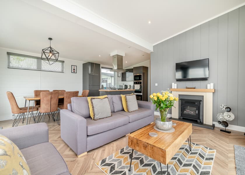 Tor View - Midsomer Lodges, Midsomer House, East Compton